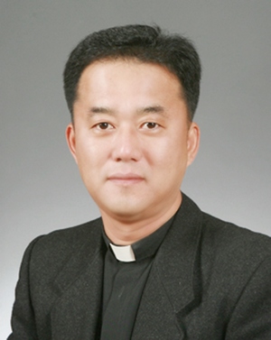 여인석(베드로) 신부님.jpg